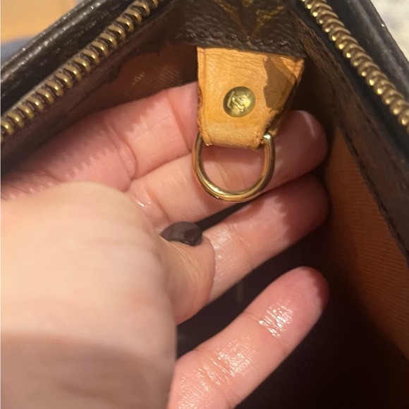 LOUIS VUITTON Mezzo Tote Monogram Shoulder Bag - Picture 10 of 13